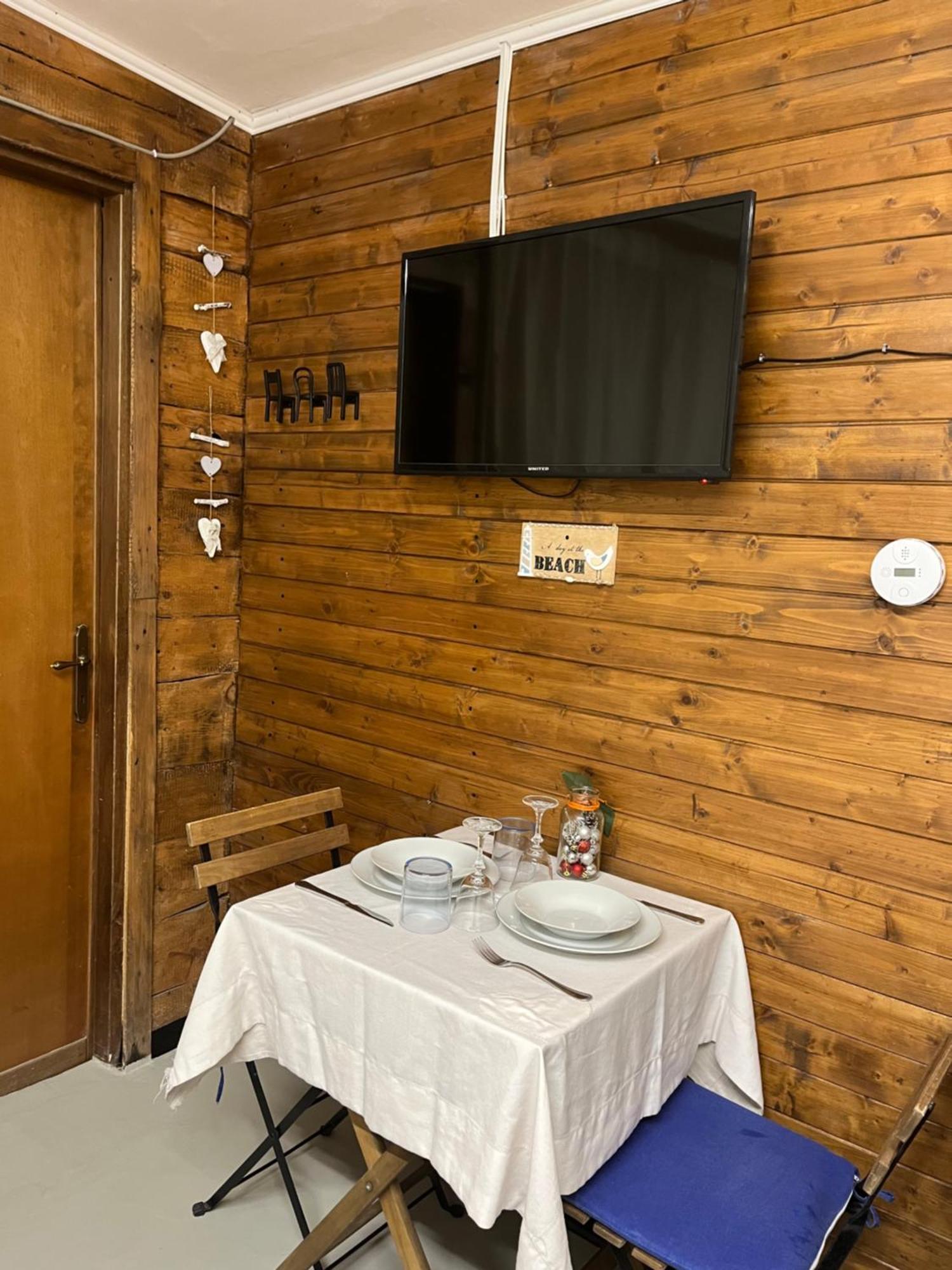Lo Chalet Del Relax Carrara Bagian luar foto